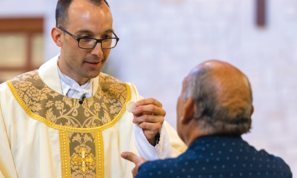 Sin el sacerdote, no hay Eucaristía