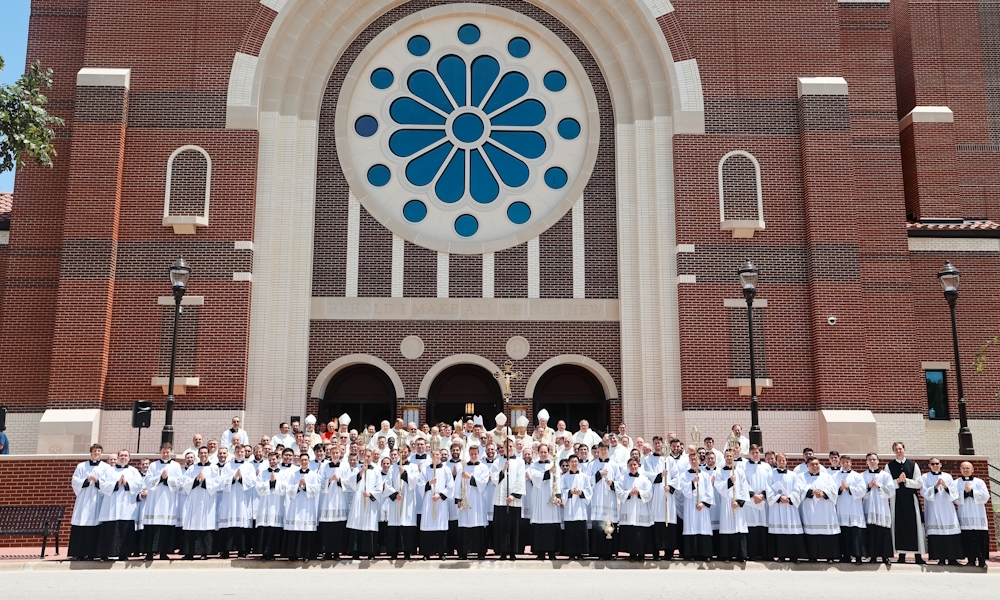 New church serves growing student population 3