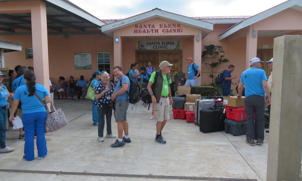 Oriundos del Centro de Texas sirven a enfermos en Belice 2