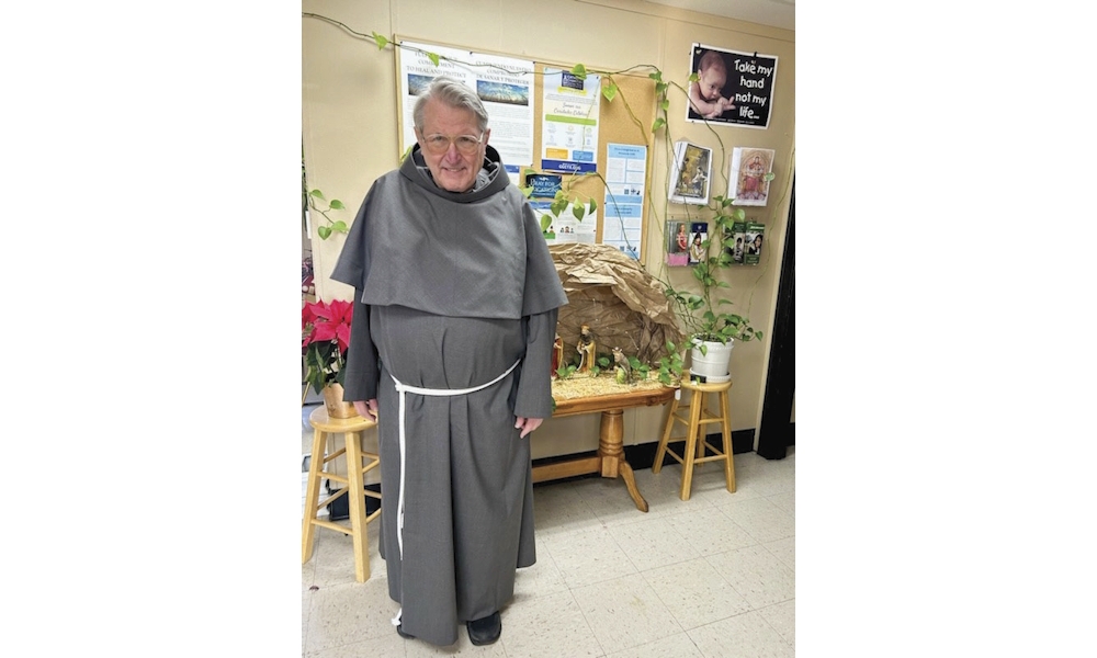 Religious priests celebrate years of service to the church 3