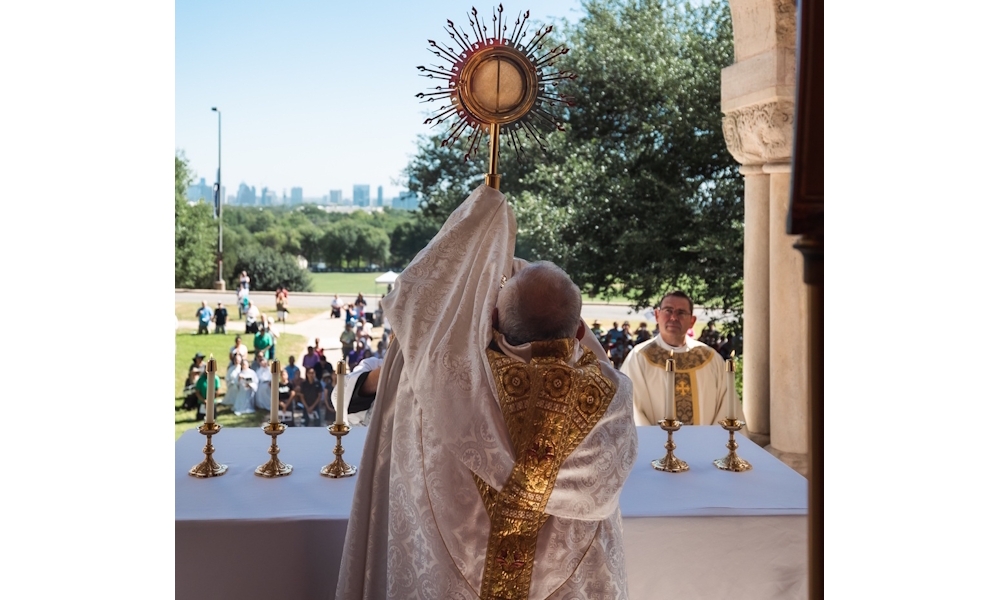 Bishop Vásquez is appointed Archbishop of Galveston-Houston 4
