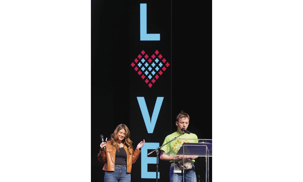 Message to teens: Jesus loves you 3