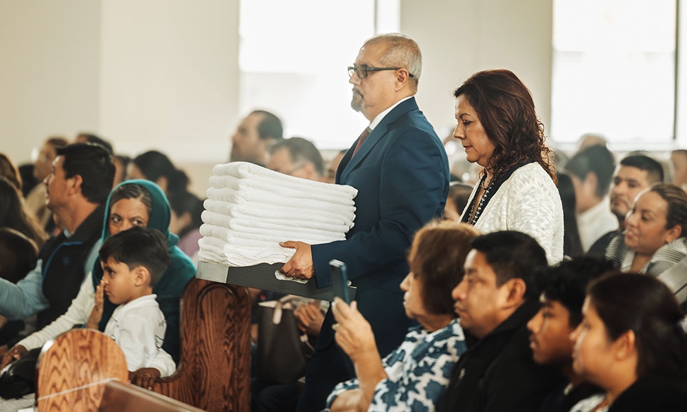 Sacred Heart in Elgin dedicates its new sanctuary 3