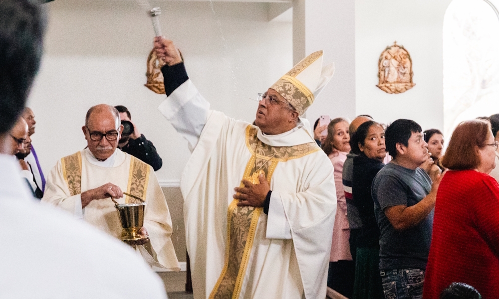 Sacred Heart en Elgin recibe una Nueva Iglesia 4