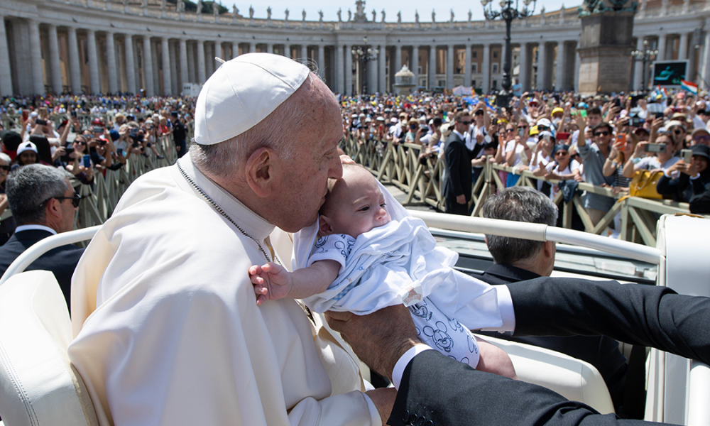 Saints’ Lives Prove God’s Love for All, Pope Says at Canonization Mass